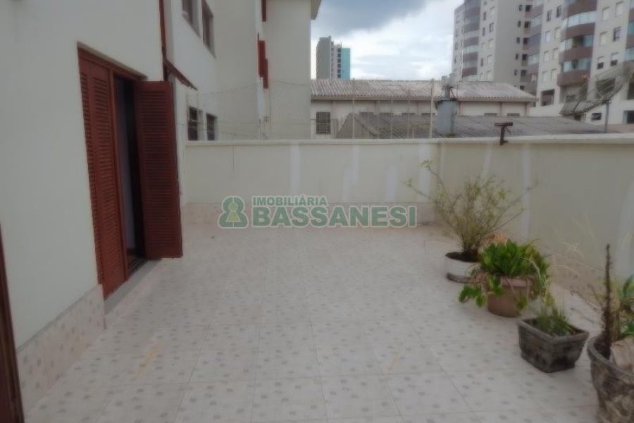 Apartamento com 151m², 2 dormitórios, 2 vagas, no bairro Pio X em Caxias do Sul para Comprar