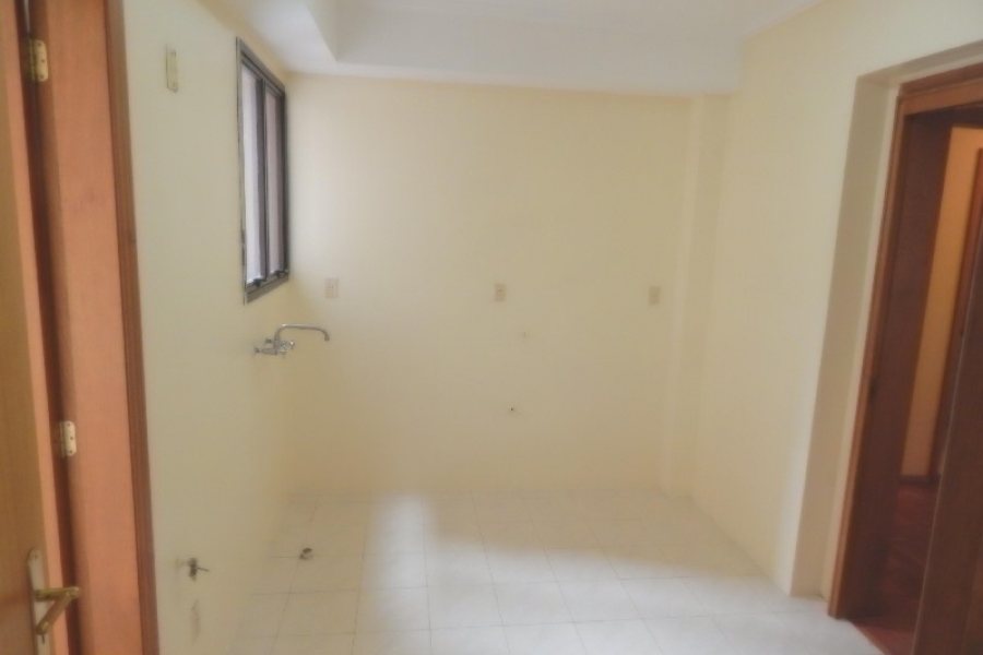 Apartamento com 126m², 3 dormitórios, 1 vaga, no bairro São Pelegrino em Caxias do Sul para Alugar