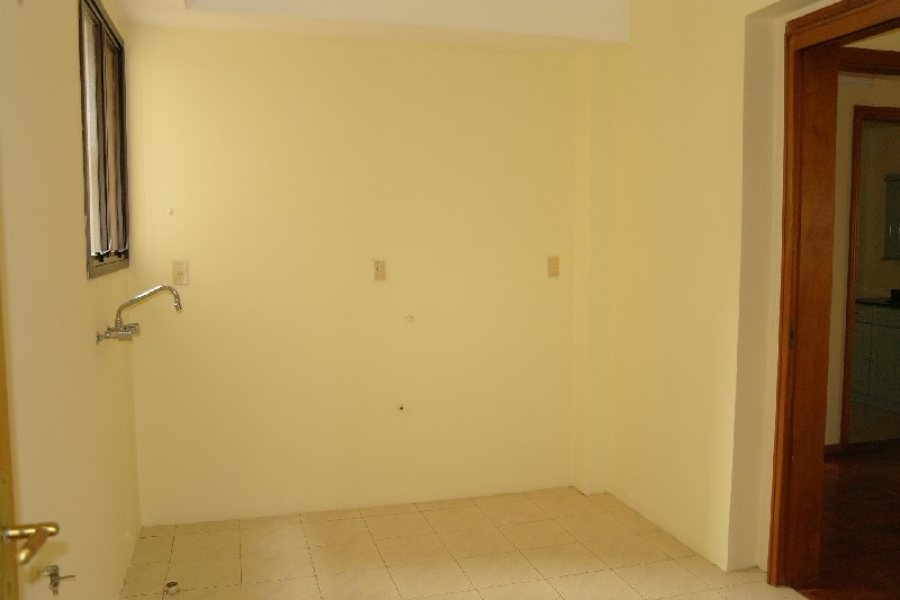 Apartamento com 126m², 3 dormitórios, 1 vaga, no bairro São Pelegrino em Caxias do Sul para Alugar