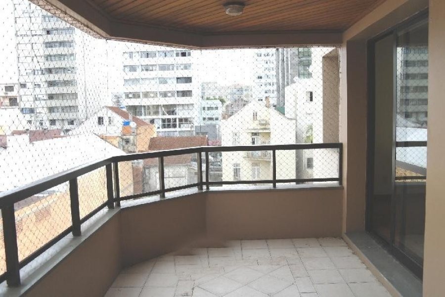 Apartamento com 126m², 3 dormitórios, 1 vaga, no bairro São Pelegrino em Caxias do Sul para Alugar
