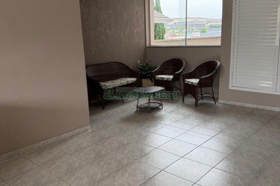 Apto Mobiliado com 82m², 2 dormitórios, 2 vagas, no bairro Sagrada Família em Caxias do Sul para Alugar