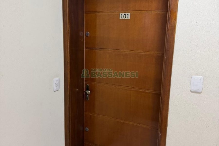 Apto Mobiliado com 82m², 2 dormitórios, 2 vagas, no bairro Sagrada Família em Caxias do Sul para Alugar