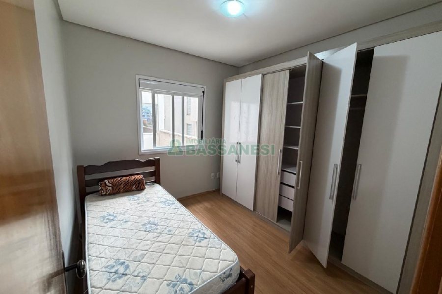 Apto Mobiliado com 82m², 2 dormitórios, 2 vagas, no bairro Sagrada Família em Caxias do Sul para Alugar