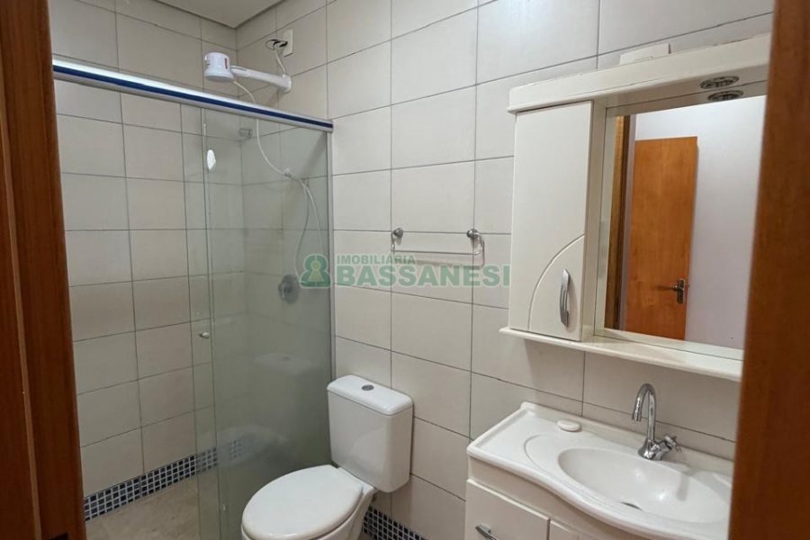 Apto Mobiliado com 82m², 2 dormitórios, 2 vagas, no bairro Sagrada Família em Caxias do Sul para Alugar