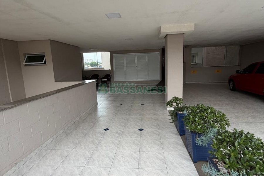 Apto Mobiliado com 82m², 2 dormitórios, 2 vagas, no bairro Sagrada Família em Caxias do Sul para Alugar