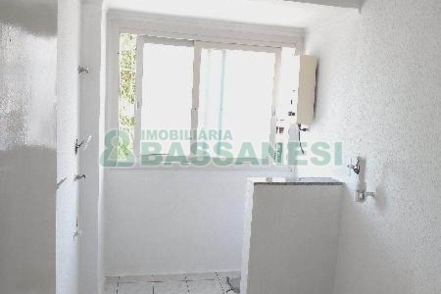 Apartamento com 55m², 1 dormitório, no bairro Centro em Caxias do Sul para Alugar