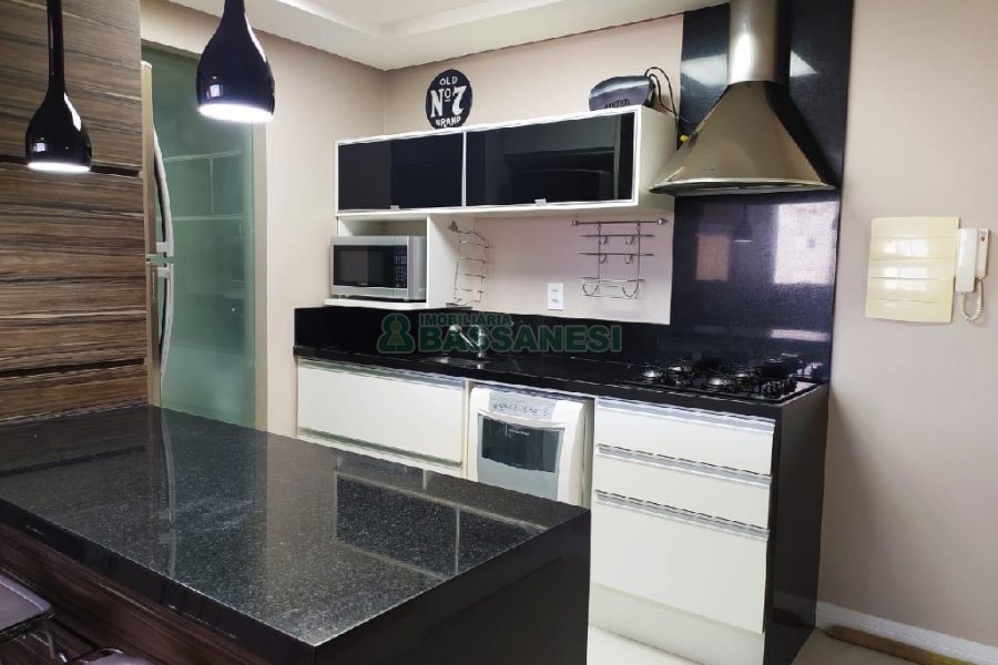 Apto Mobiliado com 52m², 1 dormitório, 1 vaga, no bairro Sanvitto em Caxias do Sul para Alugar