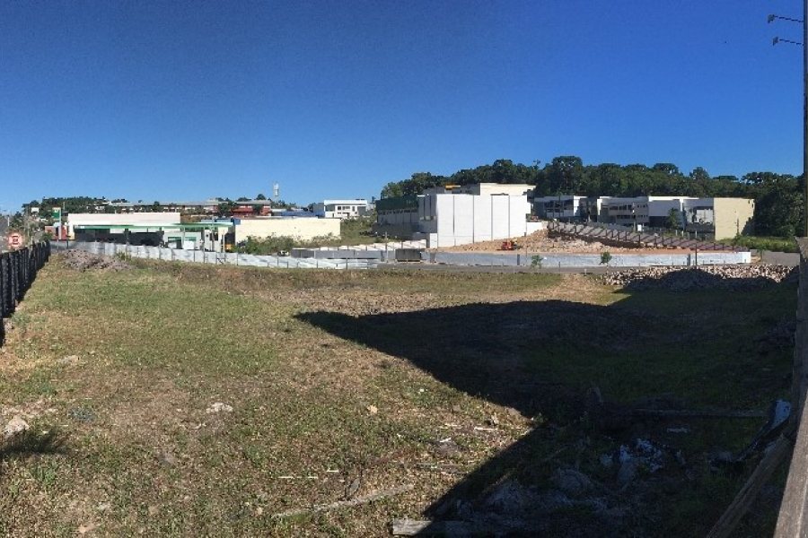 Loja com 4000m², 160 vagas, no bairro Cinqüentenário em Caxias do Sul para Alugar