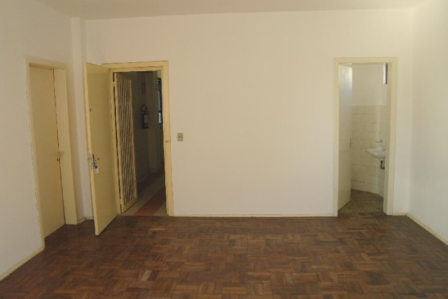 Sala com 45m², no bairro Centro em Caxias do Sul para Alugar