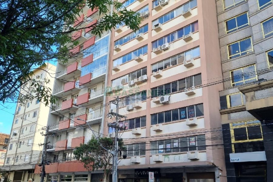 Sala com 75m², 1 vaga, no bairro Centro em Caxias do Sul para Alugar ou Comprar