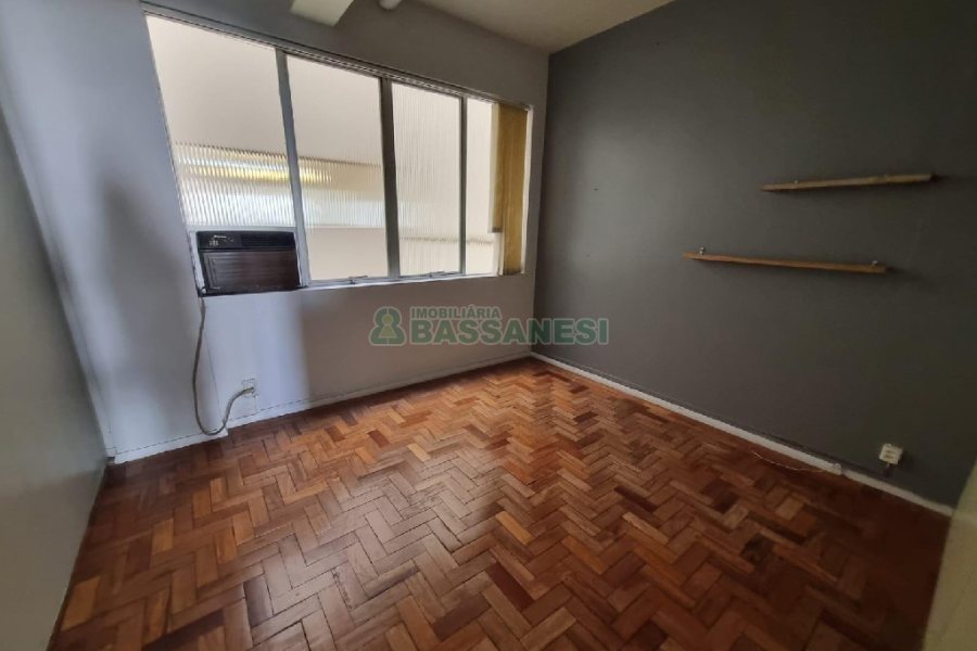 Sala com 75m², 1 vaga, no bairro Centro em Caxias do Sul para Alugar ou Comprar