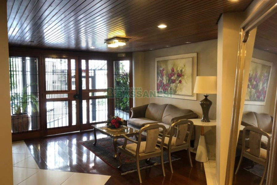 Apartamento com 272m², 3 dormitórios, 2 vagas, no bairro Centro em Caxias do Sul para Comprar