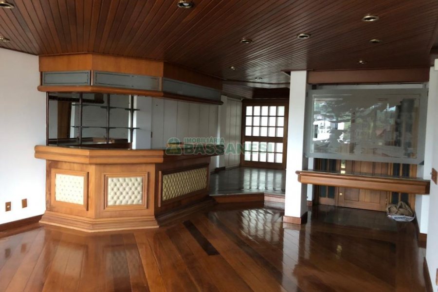 Apartamento com 272m², 3 dormitórios, 2 vagas, no bairro Centro em Caxias do Sul para Comprar