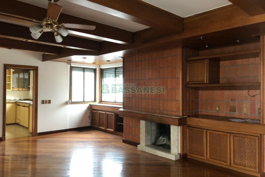 Apartamento com 272m², 3 dormitórios, 2 vagas, no bairro Centro em Caxias do Sul para Comprar