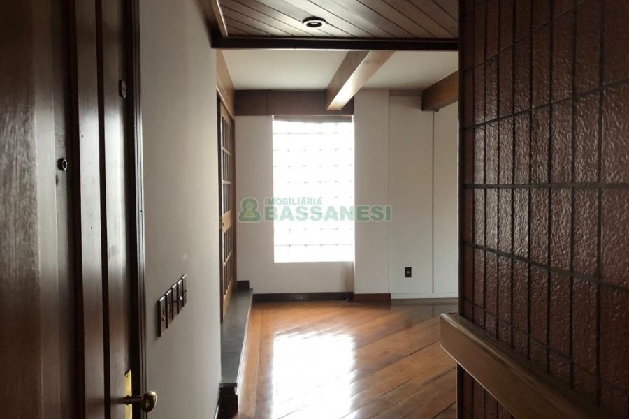 Apartamento com 272m², 3 dormitórios, 2 vagas, no bairro Centro em Caxias do Sul para Comprar