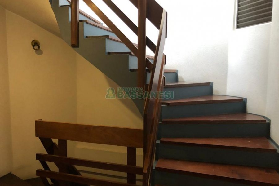 Apartamento com 272m², 3 dormitórios, 2 vagas, no bairro Centro em Caxias do Sul para Comprar