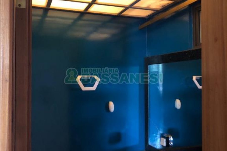 Apartamento com 272m², 3 dormitórios, 2 vagas, no bairro Centro em Caxias do Sul para Comprar