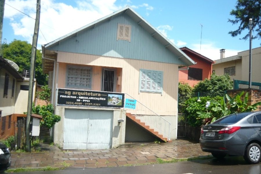 Casa com 180m², 3 dormitórios, no bairro Rio Branco em Caxias do Sul para Comprar