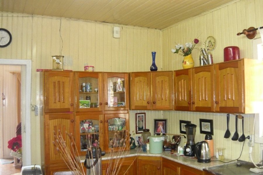 Casa com 180m², 3 dormitórios, no bairro Rio Branco em Caxias do Sul para Comprar