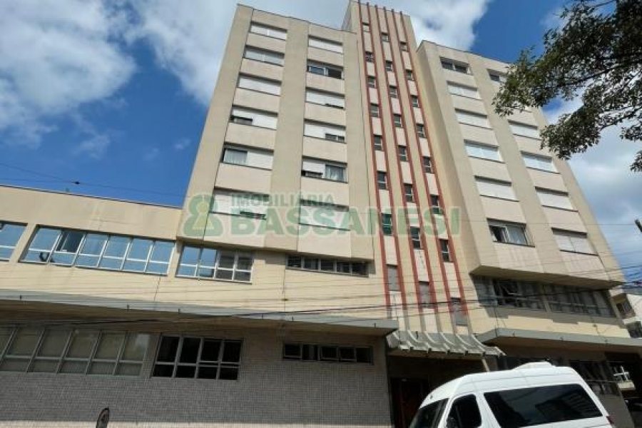 Apartamento com 120m², 4 dormitórios, 1 vaga, no bairro Centro em Caxias do Sul para Alugar
