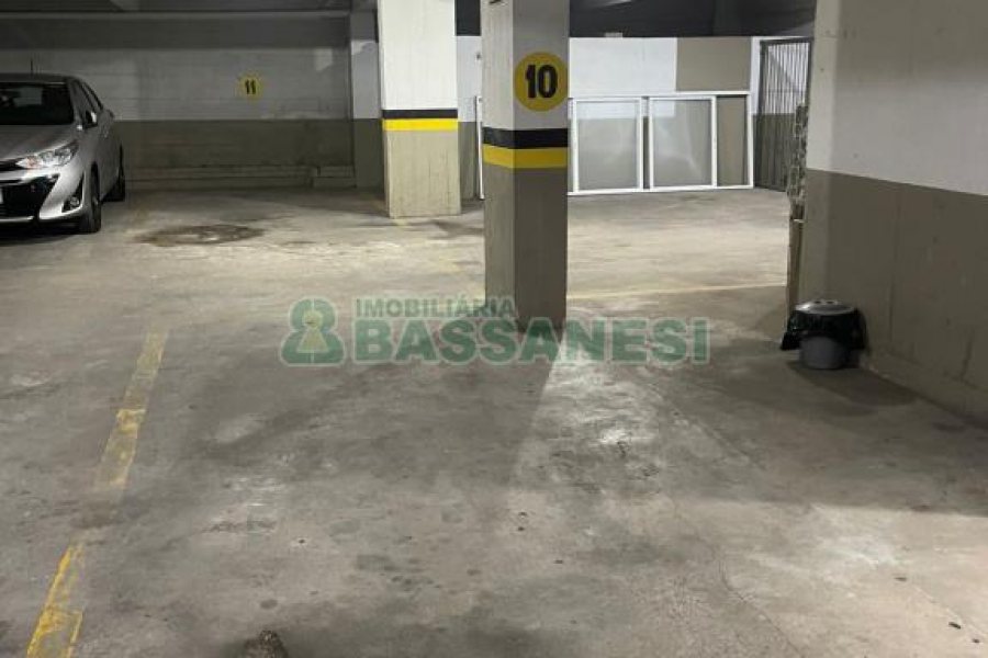 Apartamento com 120m², 4 dormitórios, 1 vaga, no bairro Centro em Caxias do Sul para Alugar