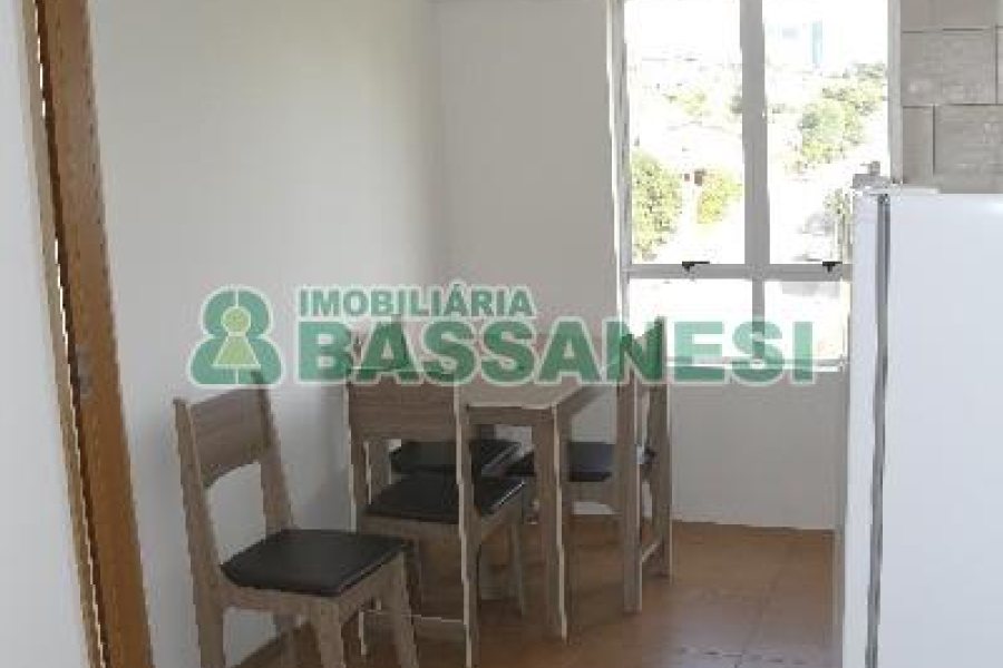 Apto Mobiliado com 33m², 1 dormitório, 1 vaga, no bairro Presidente Vargas em Caxias do Sul para Alugar ou Comprar