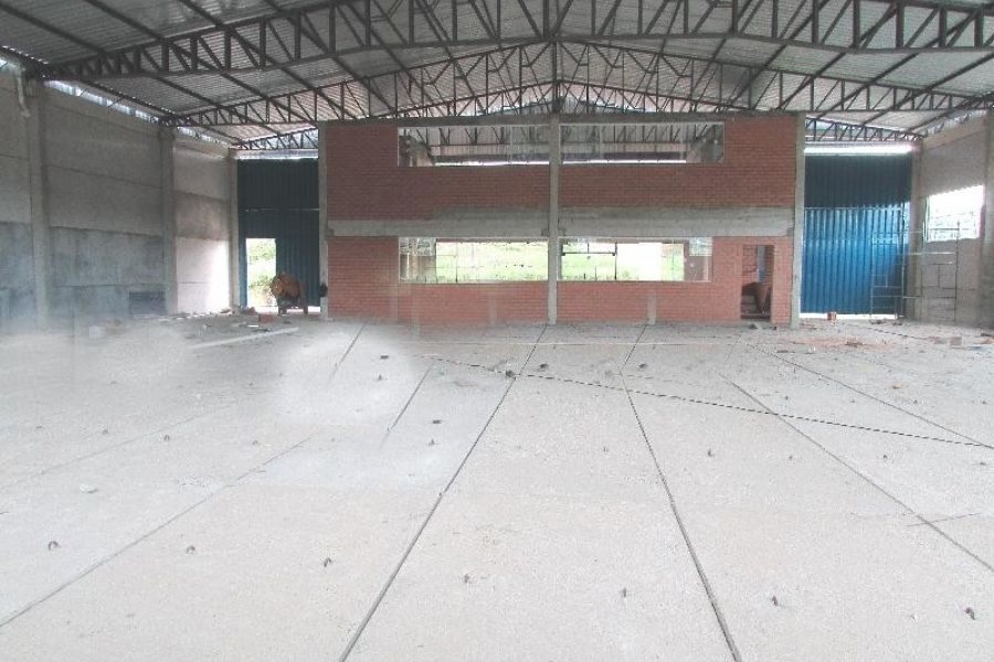 Pavilhão com 1563m², no bairro Nossa Senhora da Saúde em Caxias do Sul para Alugar