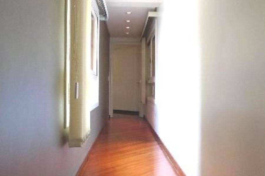 Apto Mobiliado com 250m², 3 dormitórios, 2 vagas, no bairro São Pelegrino em Caxias do Sul para Comprar