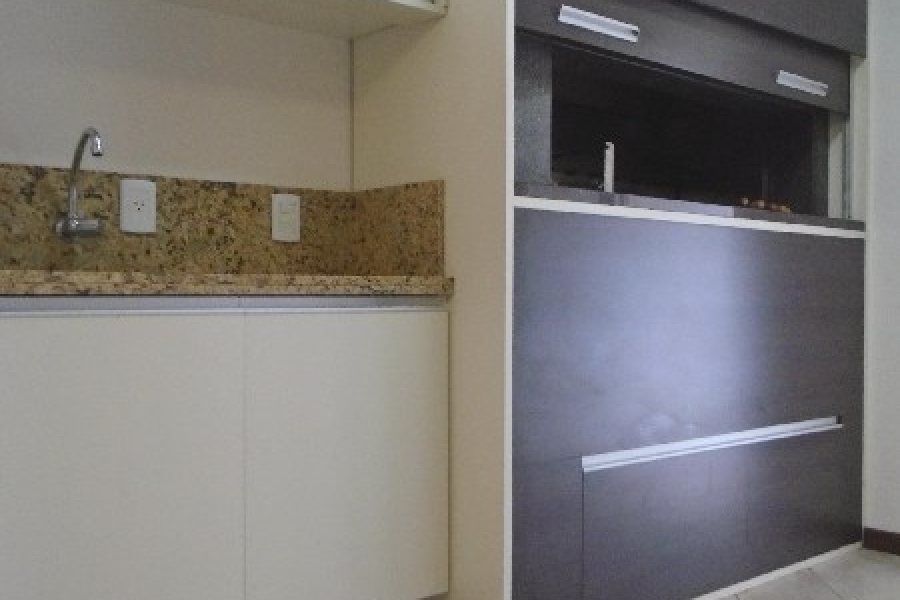 Apto Mobiliado com 250m², 3 dormitórios, 2 vagas, no bairro São Pelegrino em Caxias do Sul para Comprar