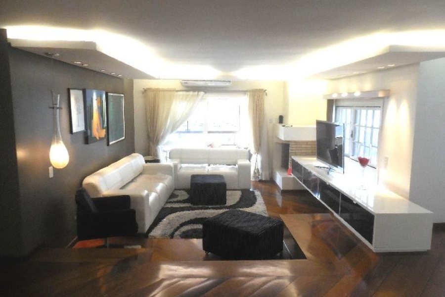 Apto Mobiliado com 250m², 3 dormitórios, 2 vagas, no bairro São Pelegrino em Caxias do Sul para Comprar