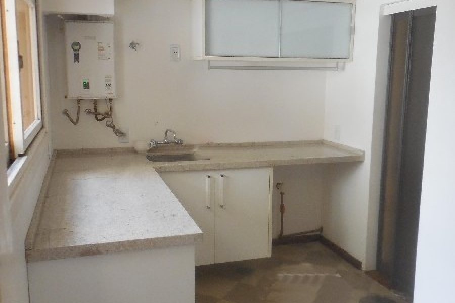 Apto Mobiliado com 250m², 3 dormitórios, 2 vagas, no bairro São Pelegrino em Caxias do Sul para Comprar