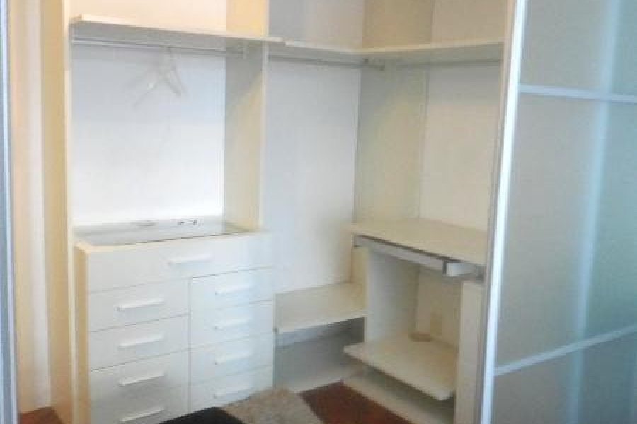 Apto Mobiliado com 250m², 3 dormitórios, 2 vagas, no bairro São Pelegrino em Caxias do Sul para Comprar