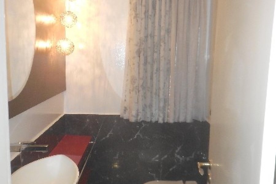 Apto Mobiliado com 250m², 3 dormitórios, 2 vagas, no bairro São Pelegrino em Caxias do Sul para Comprar