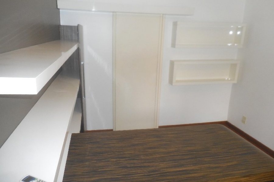 Apto Mobiliado com 250m², 3 dormitórios, 2 vagas, no bairro São Pelegrino em Caxias do Sul para Comprar