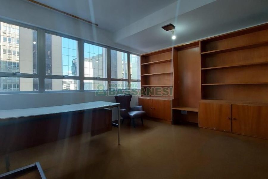 Sala com 38m², no bairro São Pelegrino em Caxias do Sul para Alugar