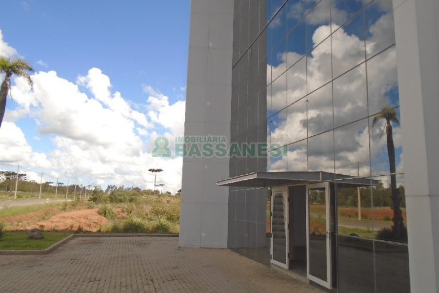 Pavilhão com 1534m², no bairro Forqueta em Caxias do Sul para Alugar