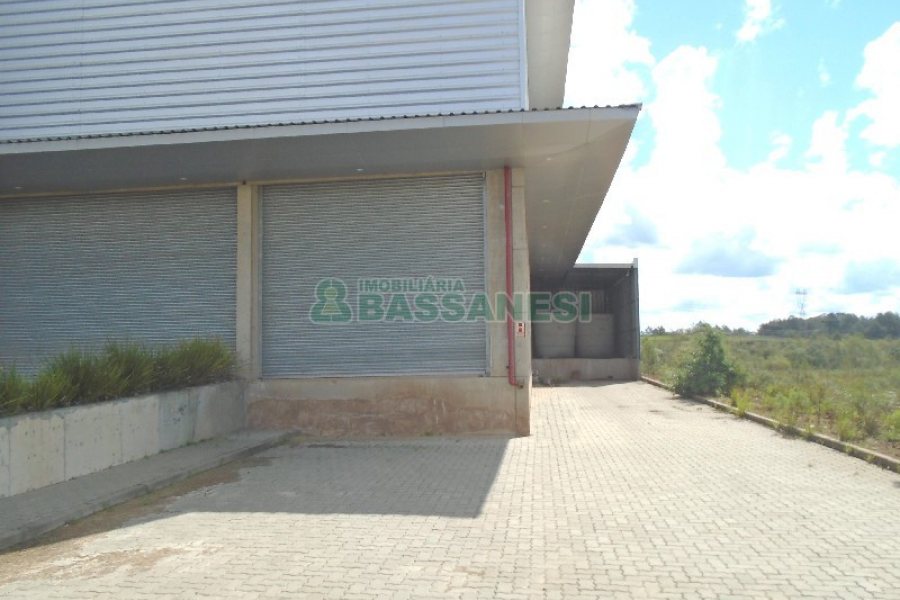 Pavilhão com 1534m², no bairro Forqueta em Caxias do Sul para Alugar