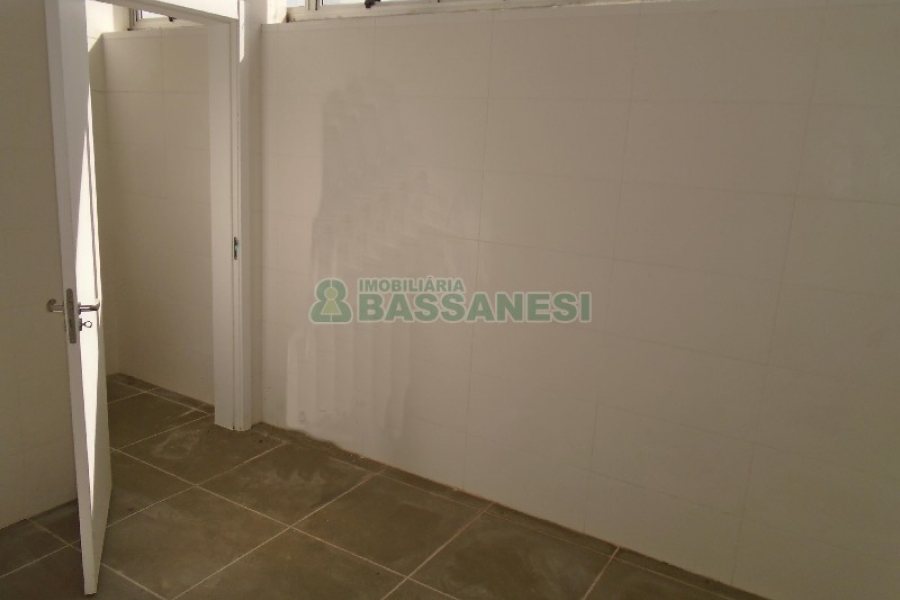 Pavilhão com 1534m², no bairro Forqueta em Caxias do Sul para Alugar