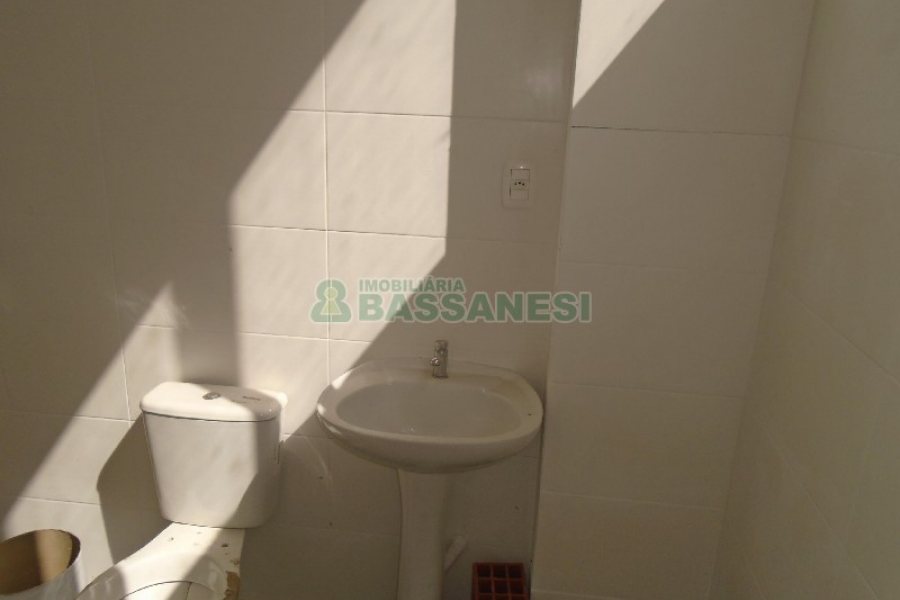 Pavilhão com 1534m², no bairro Forqueta em Caxias do Sul para Alugar