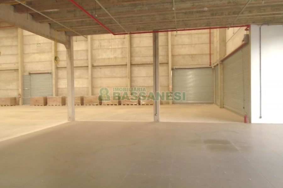 Pavilhão com 1534m², no bairro Forqueta em Caxias do Sul para Alugar