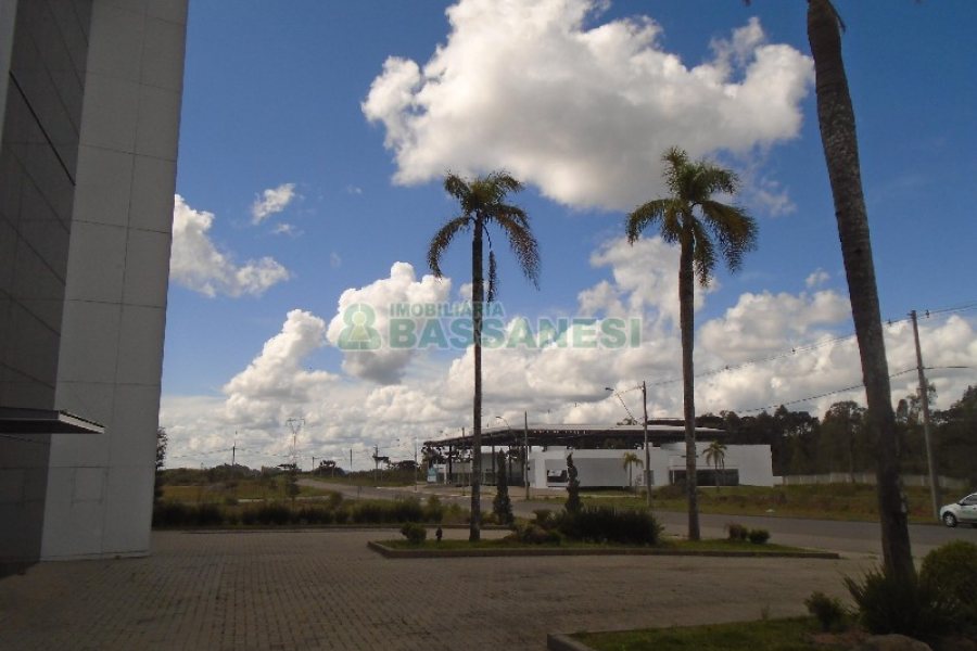 Pavilhão com 1534m², no bairro Forqueta em Caxias do Sul para Alugar