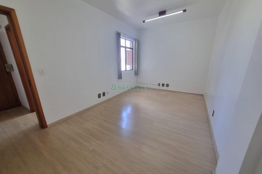 Sala com 50m², no bairro Centro em Caxias do Sul para Alugar