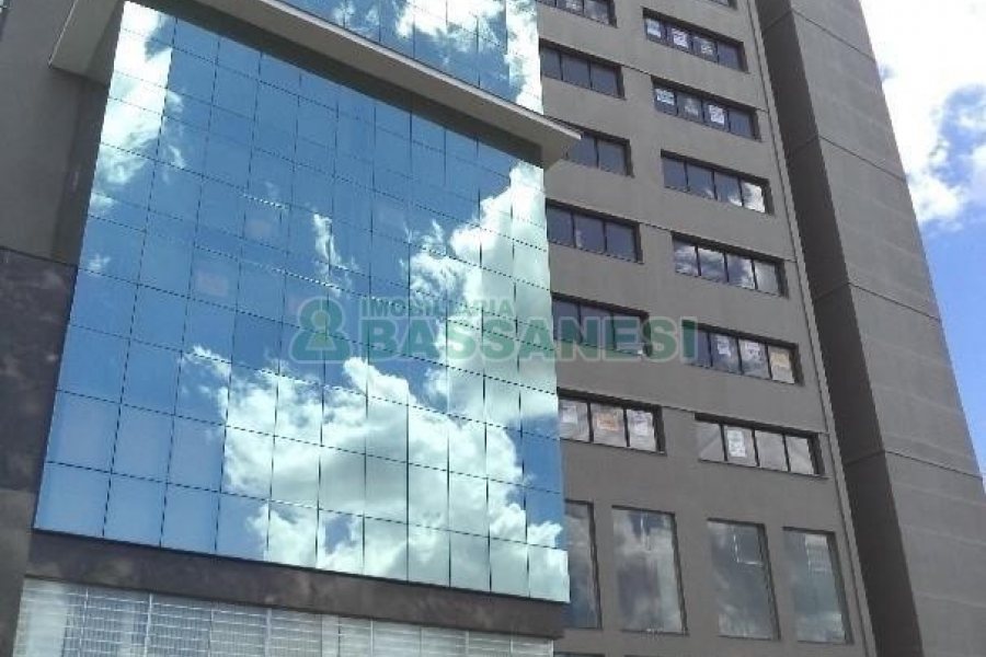 Sala com 45m², no bairro Pio X em Caxias do Sul para Comprar