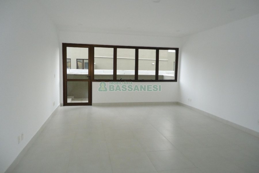 Sala com 45m², no bairro Pio X em Caxias do Sul para Comprar