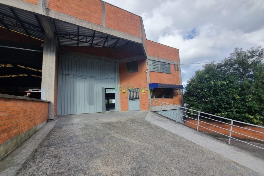 Pavilhão com 280m², no bairro Esplanada em Caxias do Sul para Alugar