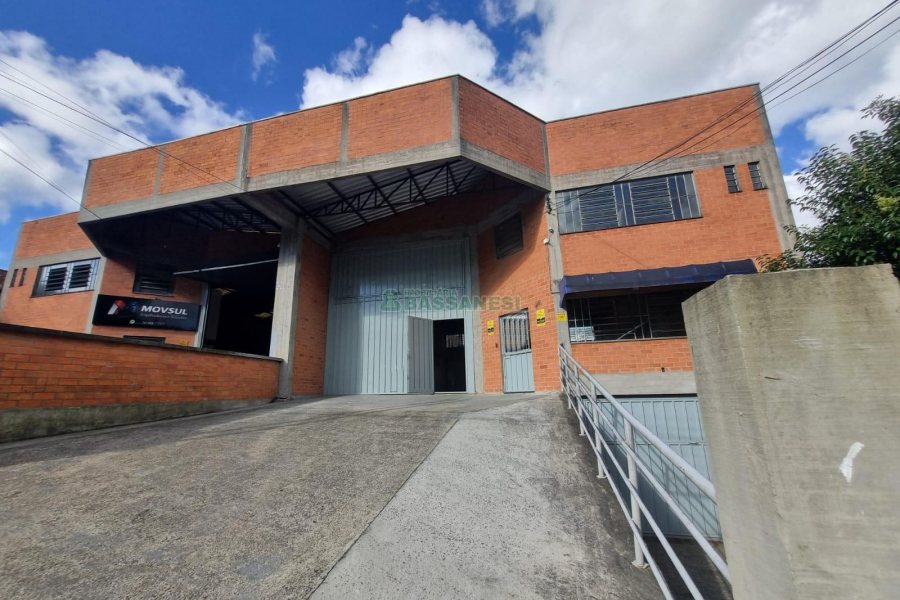 Pavilhão com 280m², no bairro Esplanada em Caxias do Sul para Alugar