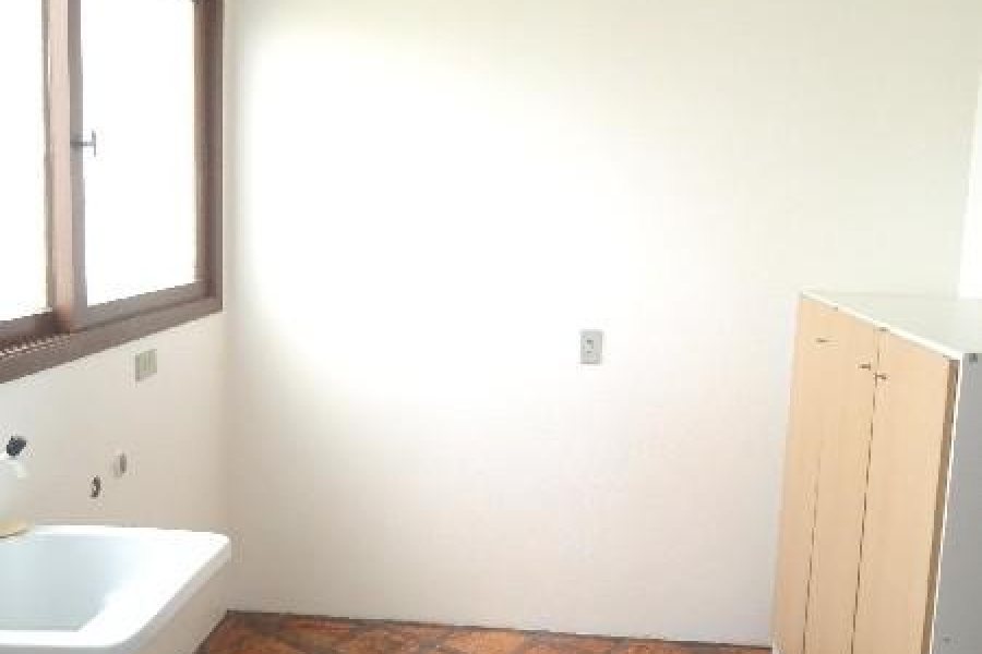 Apartamento, 2 dormitórios, 1 vaga, no bairro Madureira em Caxias do Sul para Alugar