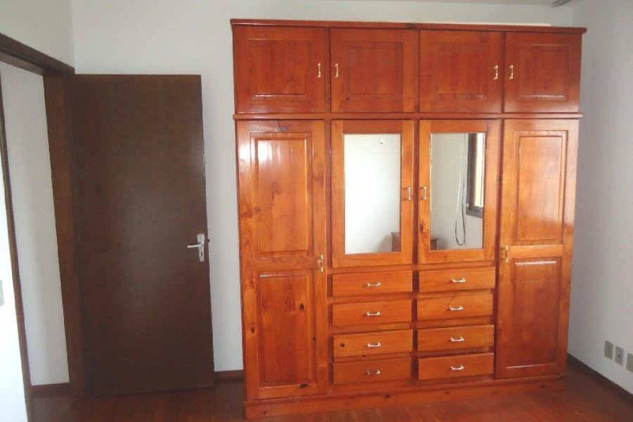 Apartamento, 2 dormitórios, 1 vaga, no bairro Madureira em Caxias do Sul para Alugar