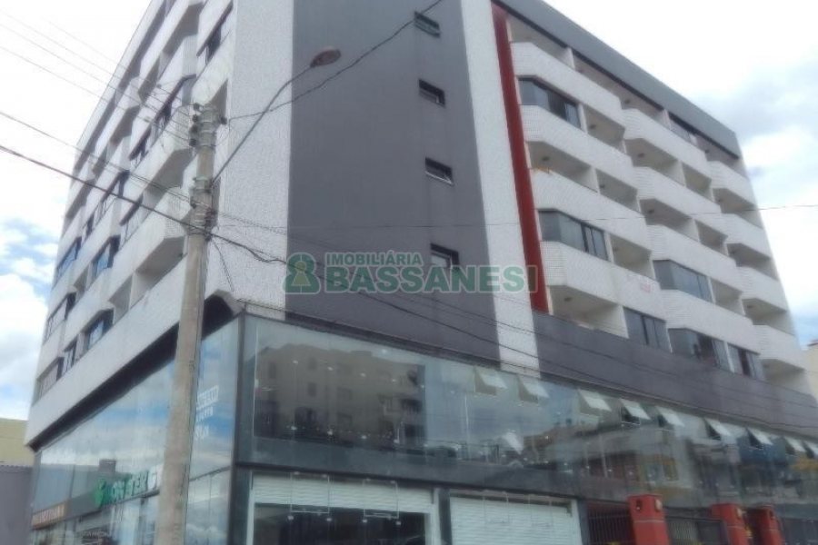 Kitinete Mobiliado com 30m², 1 dormitório, no bairro Sagrada Família em Caxias do Sul para Alugar