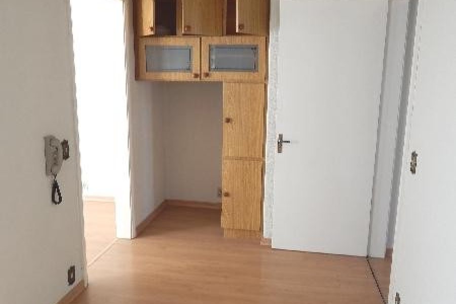 Apartamento com 59m², 2 dormitórios, no bairro Lourdes em Caxias do Sul para Comprar